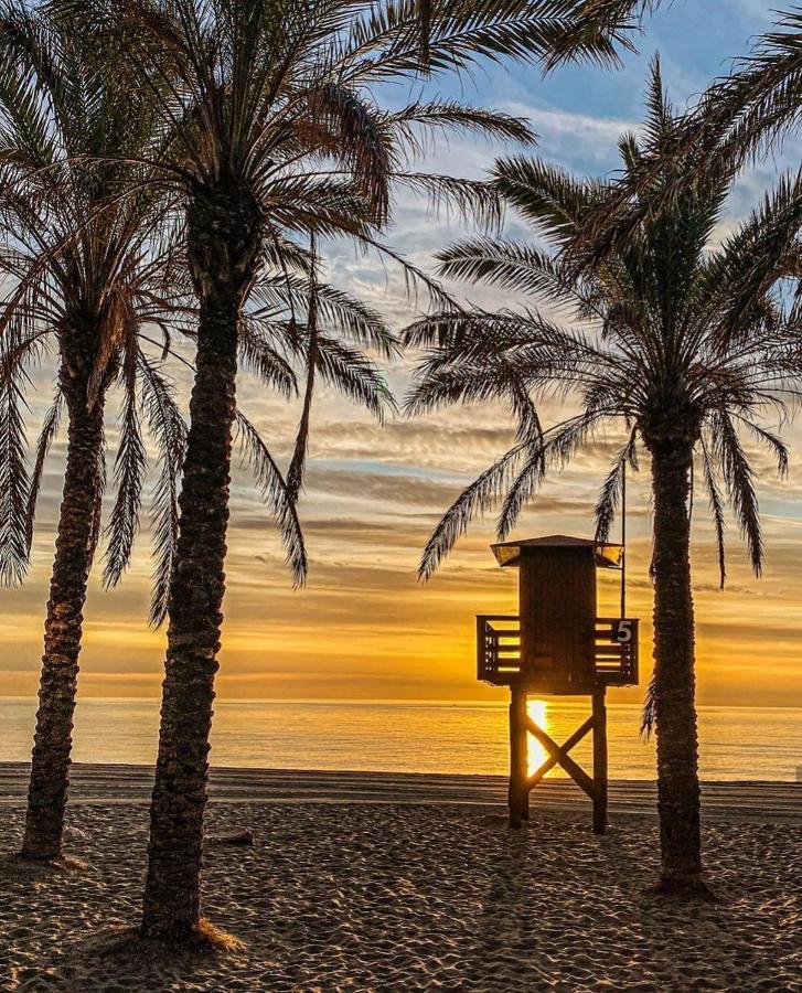 El Estudio De La Playa Benalbeach Holidays Deluxe Benalmádena Eksteriør billede